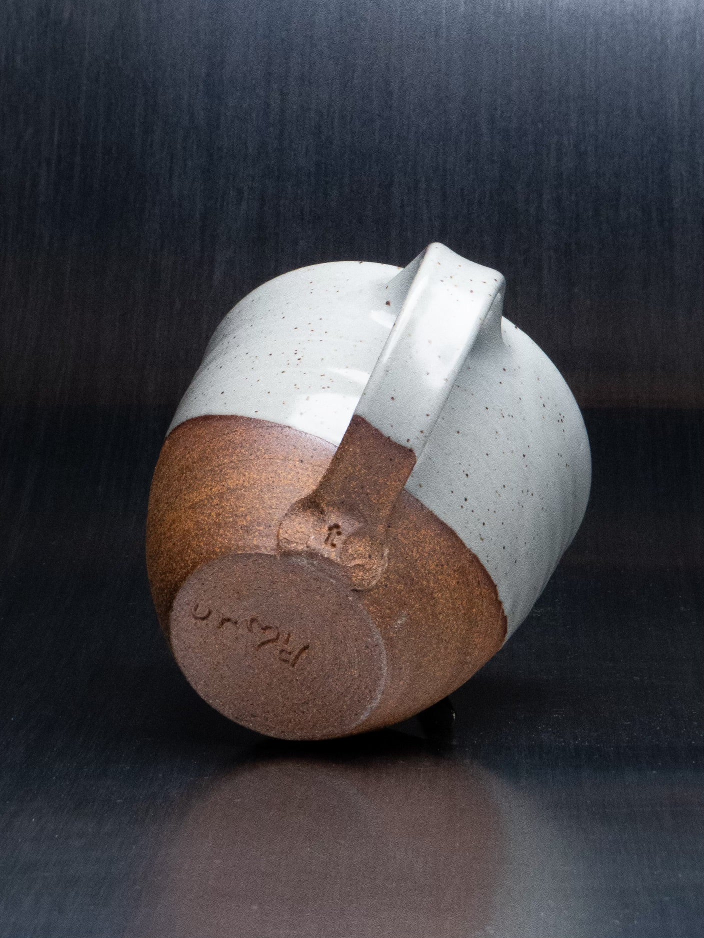 grace mug (dark clay/gray glaze)